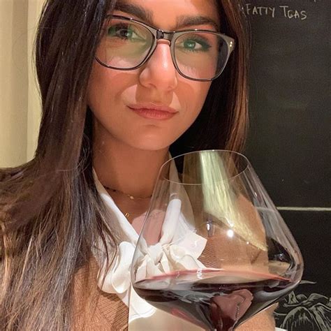 maiyakhalifa|Mia K. (@miakhalifa) Official